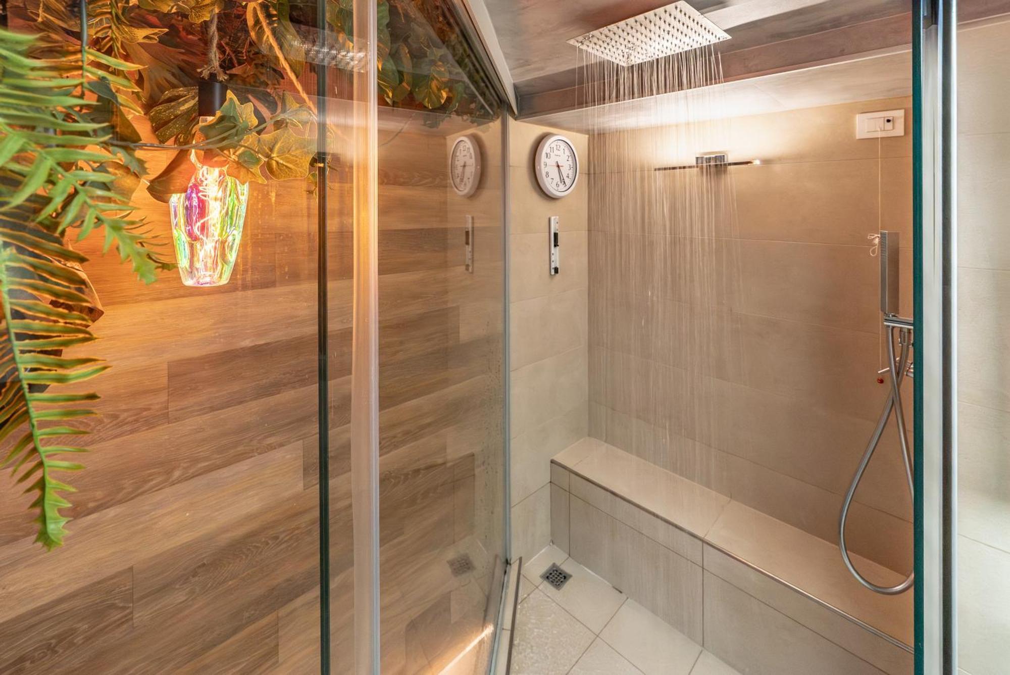 Luxe & Central Haven - Jacuzzi, Sauna, Steam, Private Parking Комо Екстер'єр фото