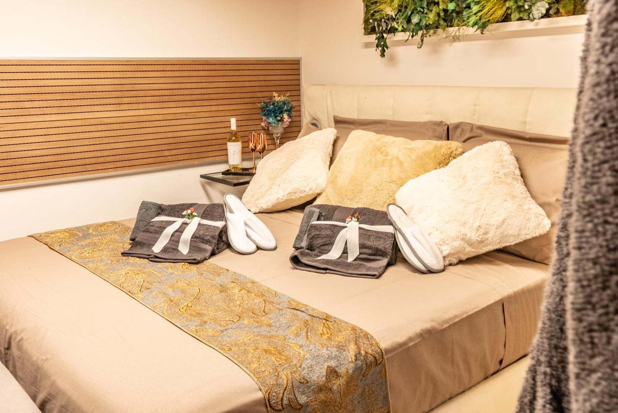 Luxe & Central Haven - Jacuzzi, Sauna, Steam, Private Parking Комо Екстер'єр фото