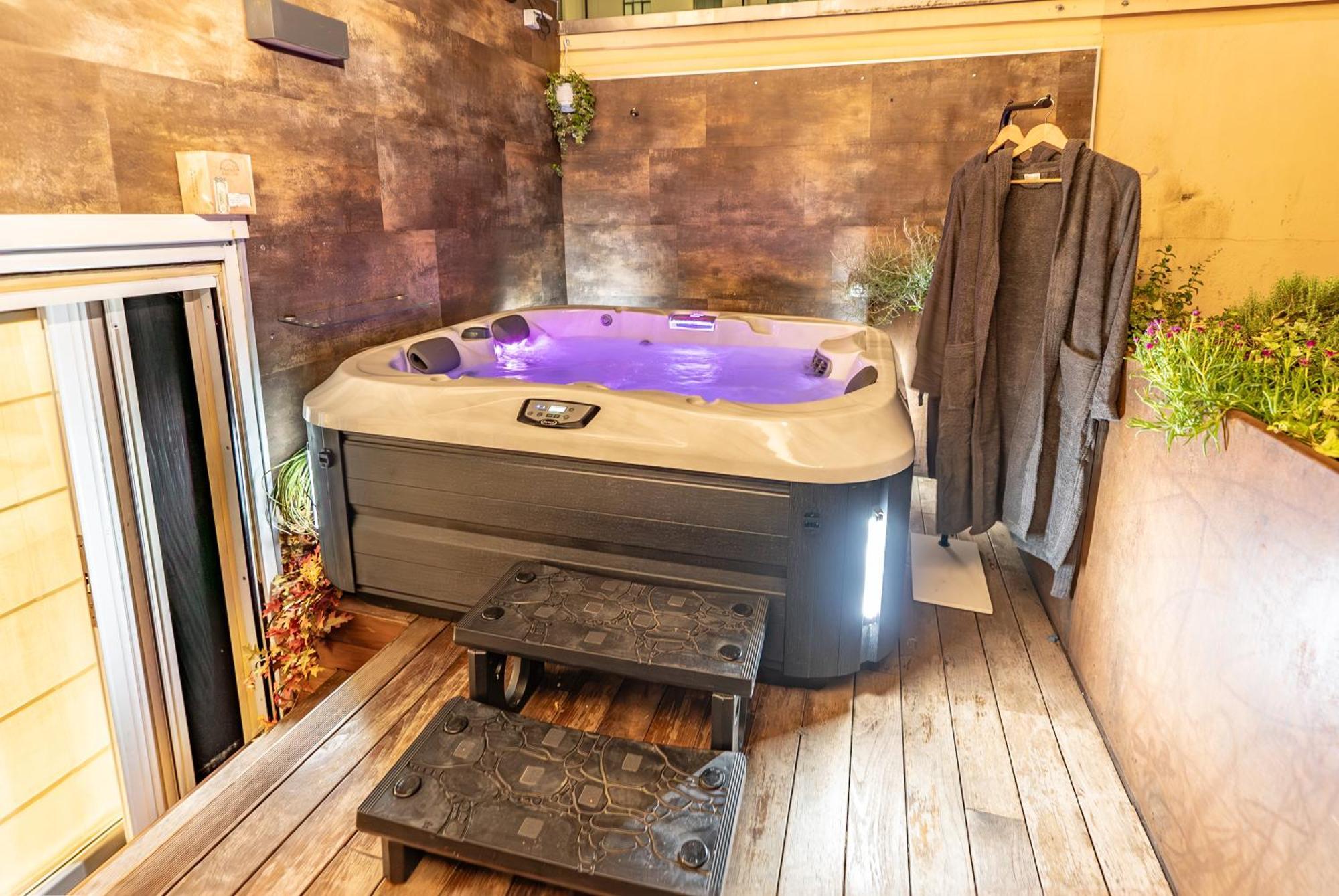 Luxe & Central Haven - Jacuzzi, Sauna, Steam, Private Parking Комо Екстер'єр фото